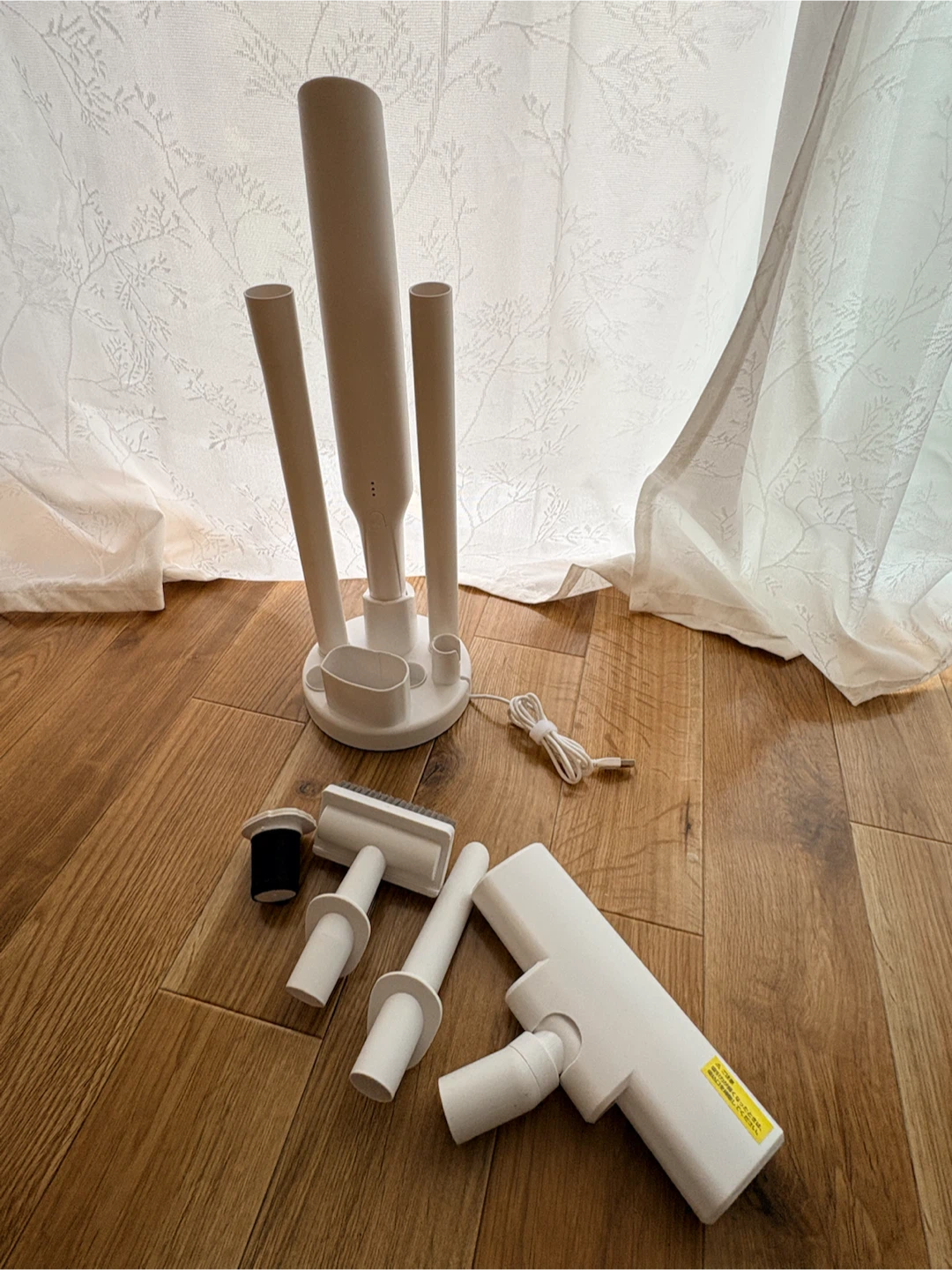 ハンディスティック掃除機   ジャンク品の写真3枚目
