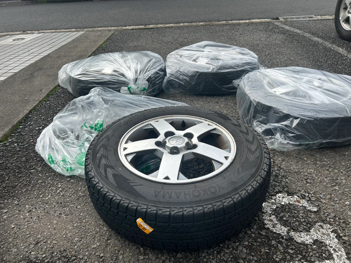 ヨコハマ スタッドレスタイヤ 175/80R15 4本セットの写真7枚目