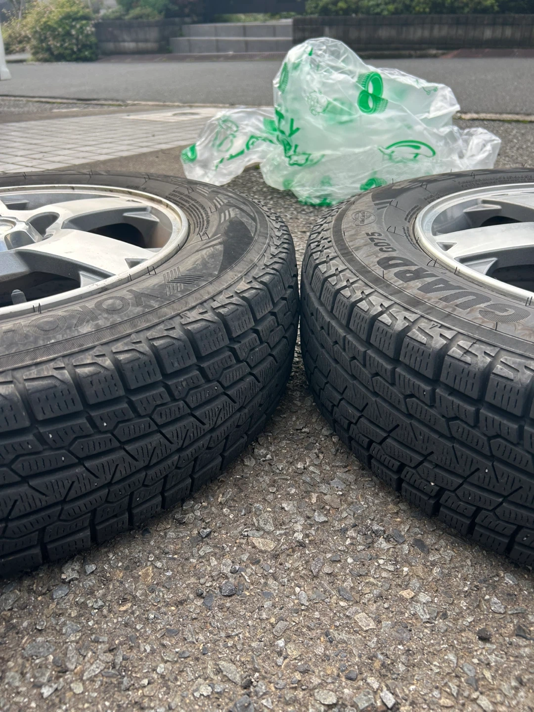 ヨコハマ スタッドレスタイヤ 175/80R15 4本セットの写真10枚目