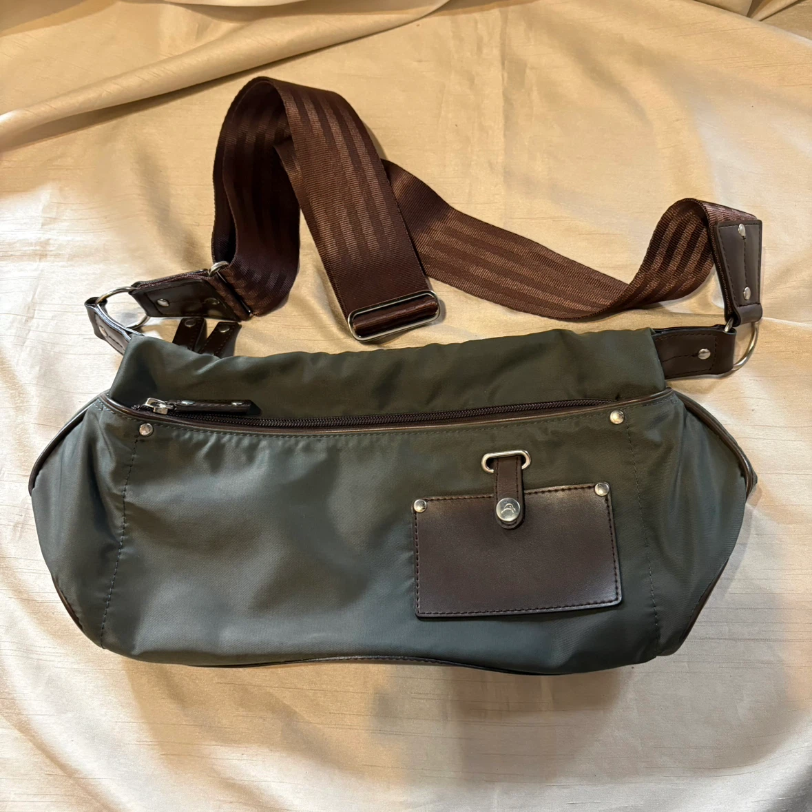 MANDARINA DUCK　ACEコラボ　ナイロン ショルダーバッグ カーキ ブラウン系