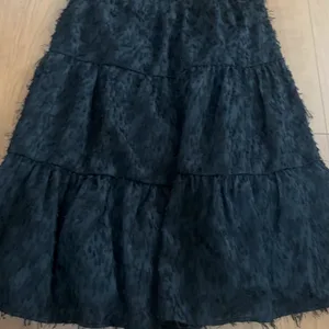 ZARA 164 黒色 ティアードスカート