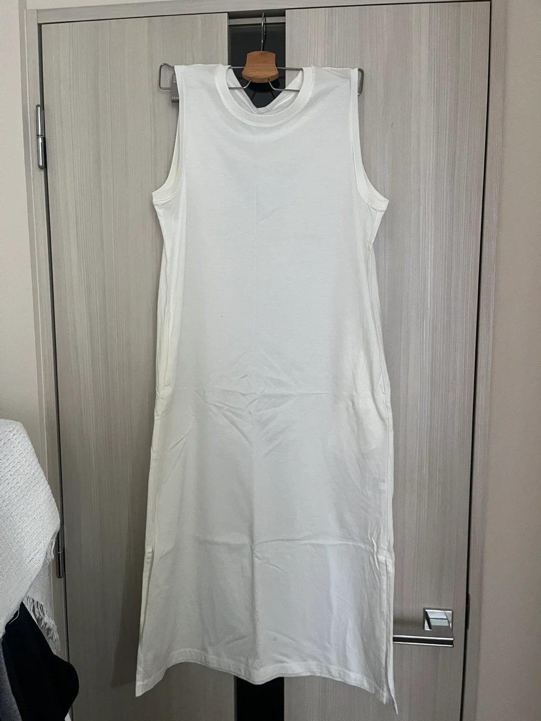 ノースリーブ ロングワンピース 白　UNIQLO