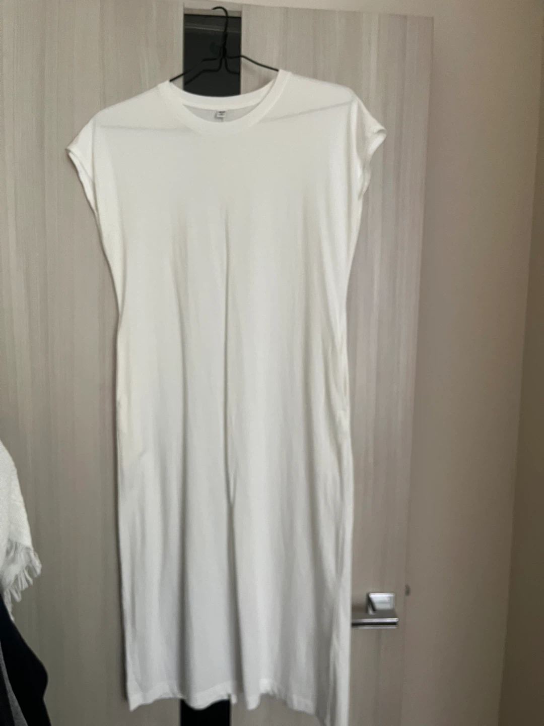 ユニクロ シンプルワンピース 白 M UNIQLO