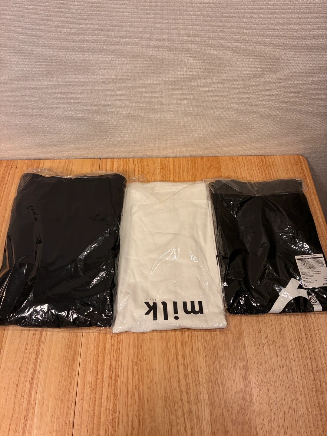【3点セット_新品未使用】B小町、結束バンド、NEW GAMEのパーカー、Tシャツの写真2枚目