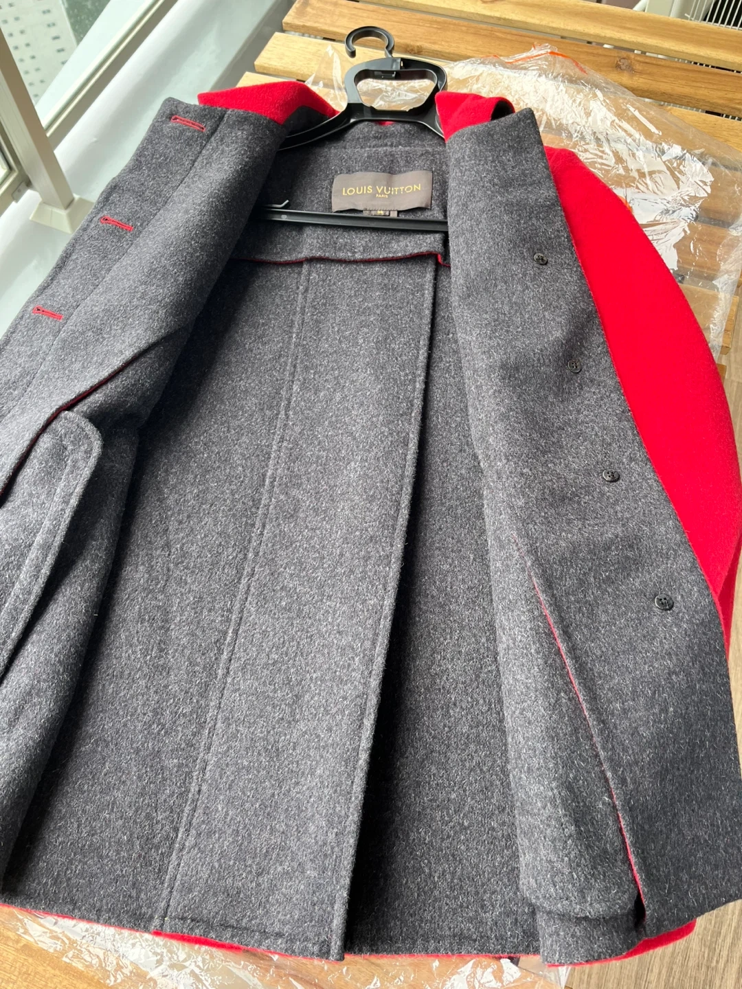 LOUIS VUITTON ルイ・ヴィトン ケープコート 赤 レッド サイズ36の写真6枚目