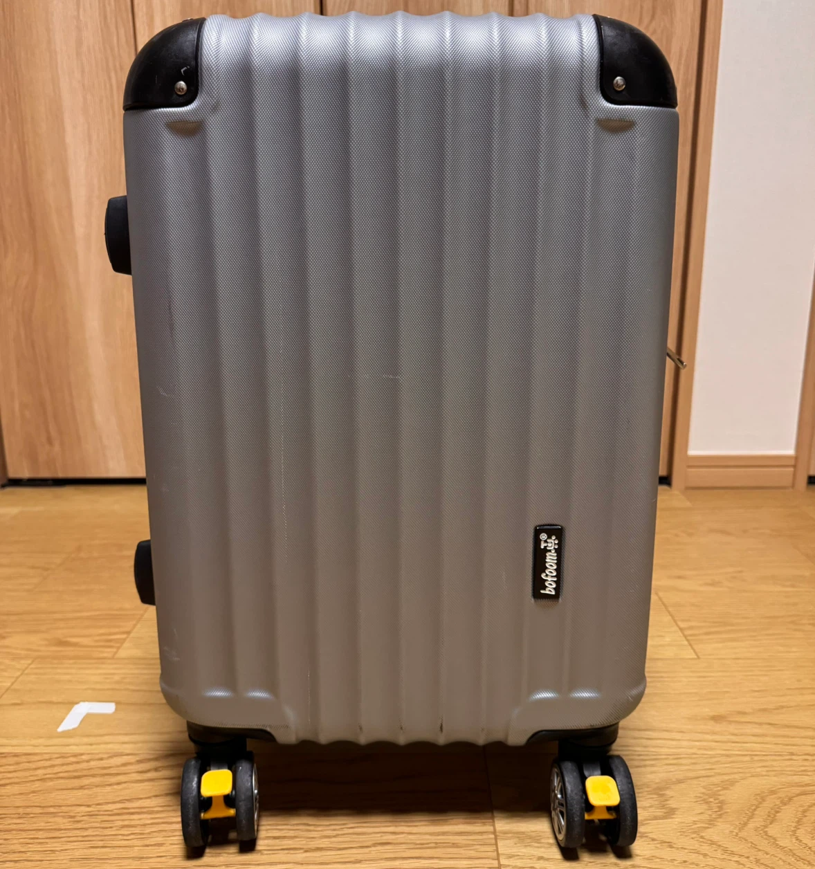ボフォーム スーツケース シルバー　機内持ち込み不可サイズ