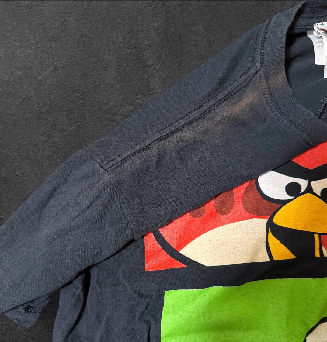 【希少デザイン】　ANGRY BIRDS tシャツの写真3枚目