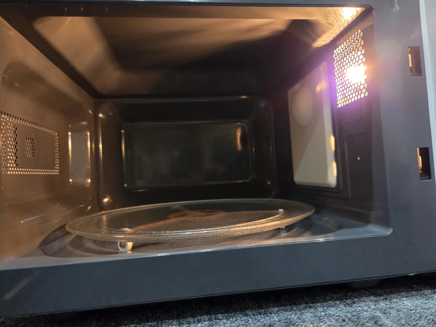 アビテラックス 電子レンジ ARE-1701 2024年製の写真3枚目
