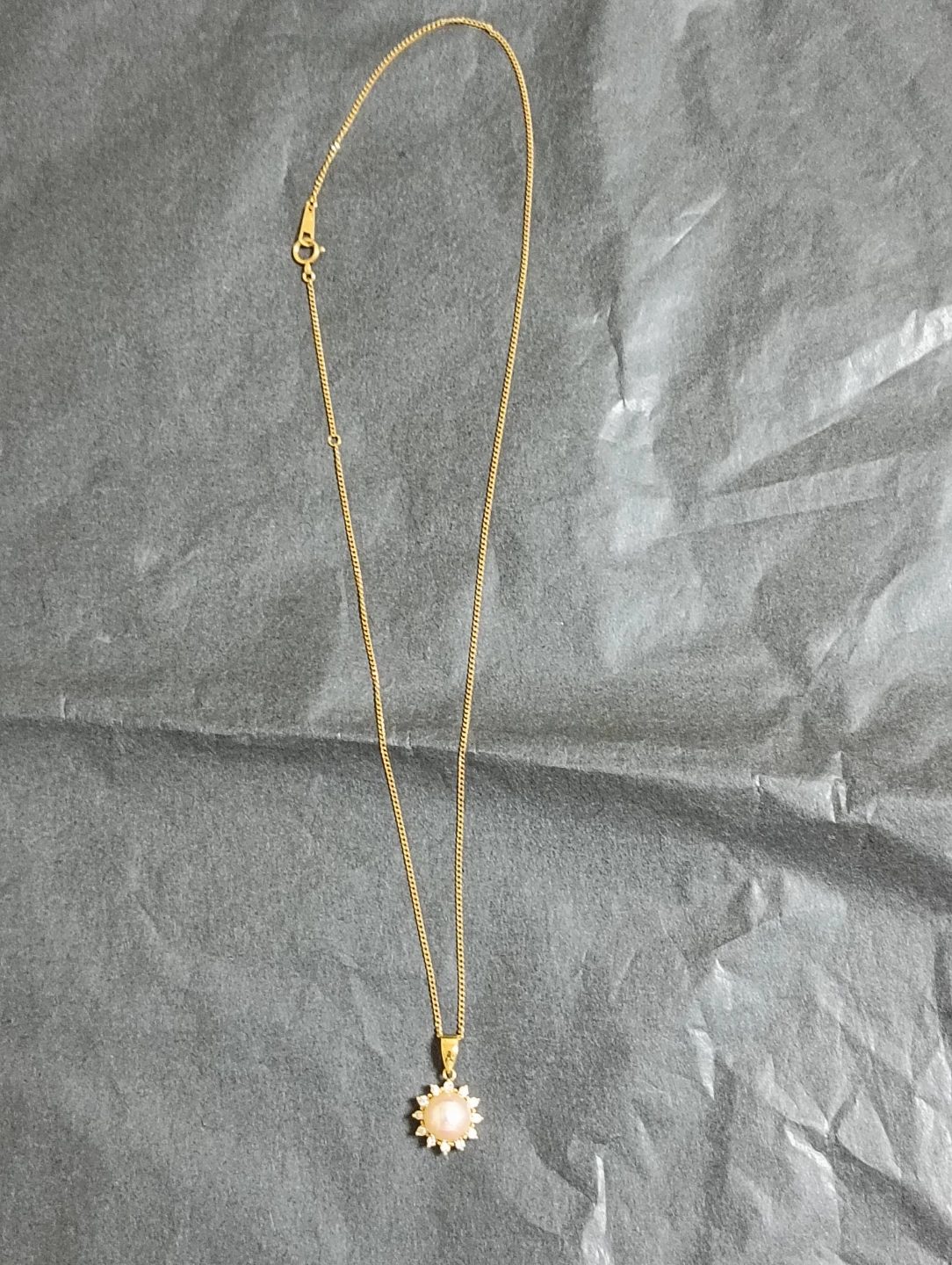 美品。TASAKI 大粒約8mm アコヤ真珠&ダイヤ K18金YGペンダントトップ&チェーン ネックレスの写真2枚目