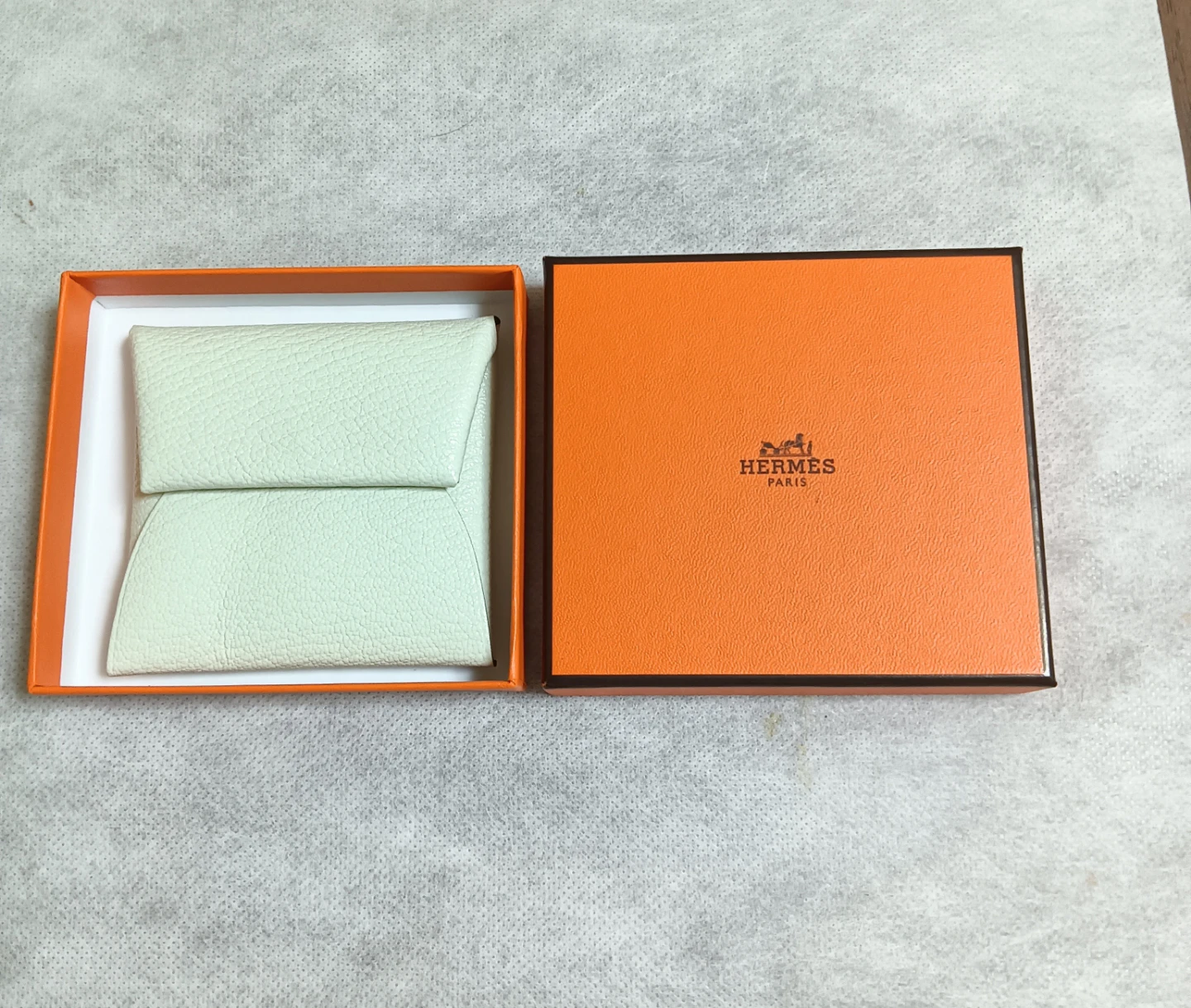 新品同様未使用。HERMES エルメス バスティア シェーブル コインケースの写真2枚目