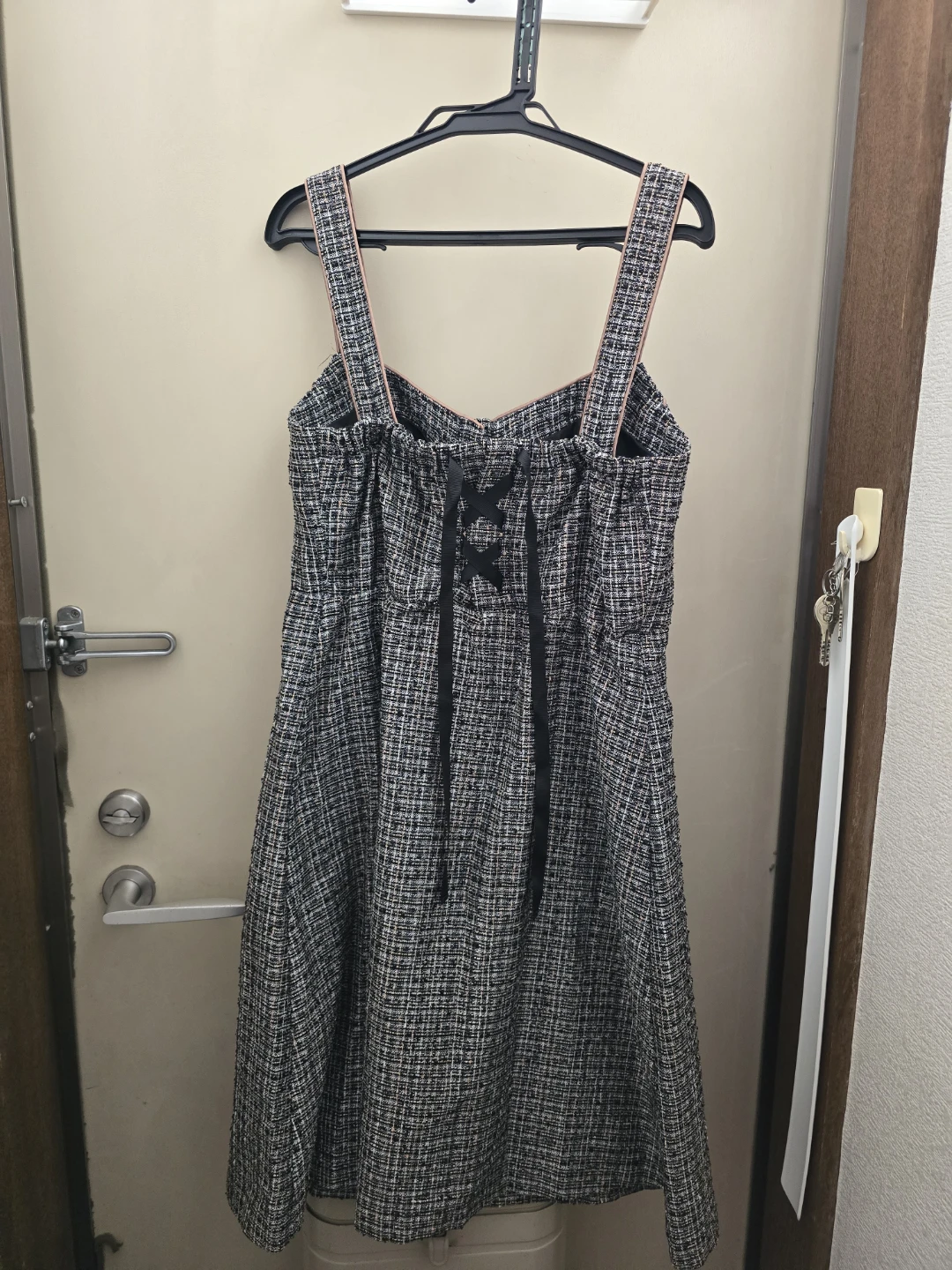 ツイード調 キャミワンピース 黒の写真2枚目