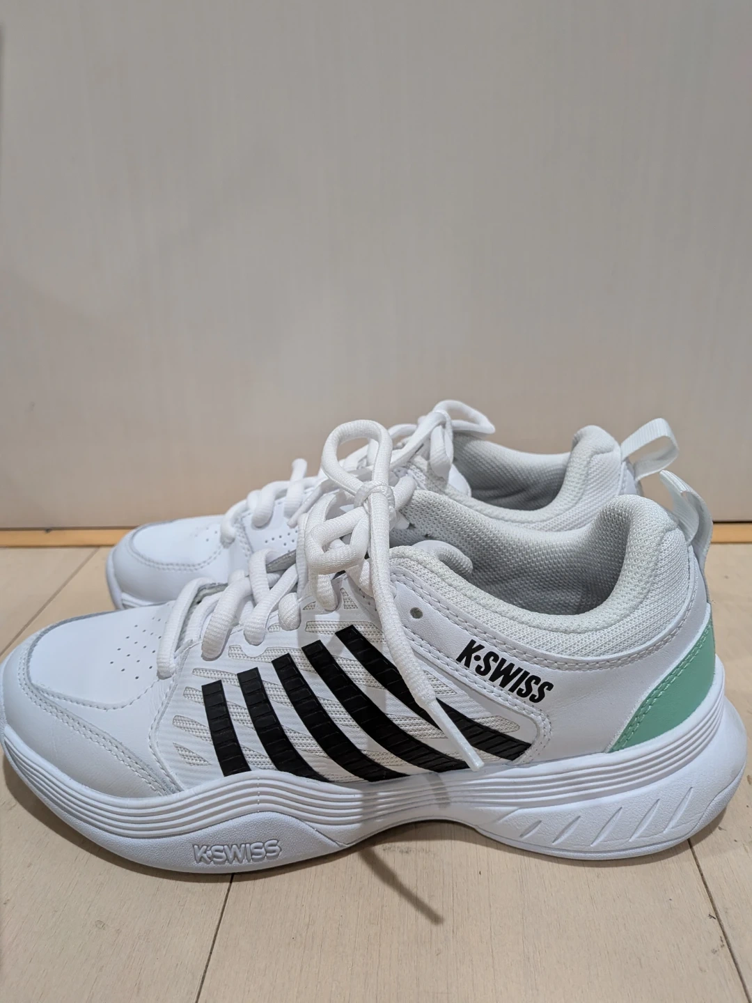 K-SWISS 24cm ホワイトの写真2枚目
