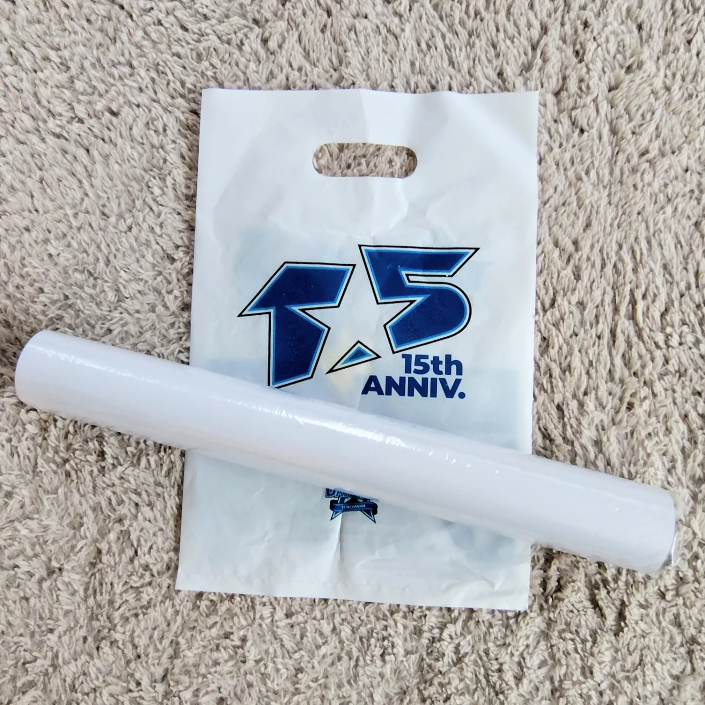 【新品】ベイスターズポスターとチャーム付バングルの写真4枚目