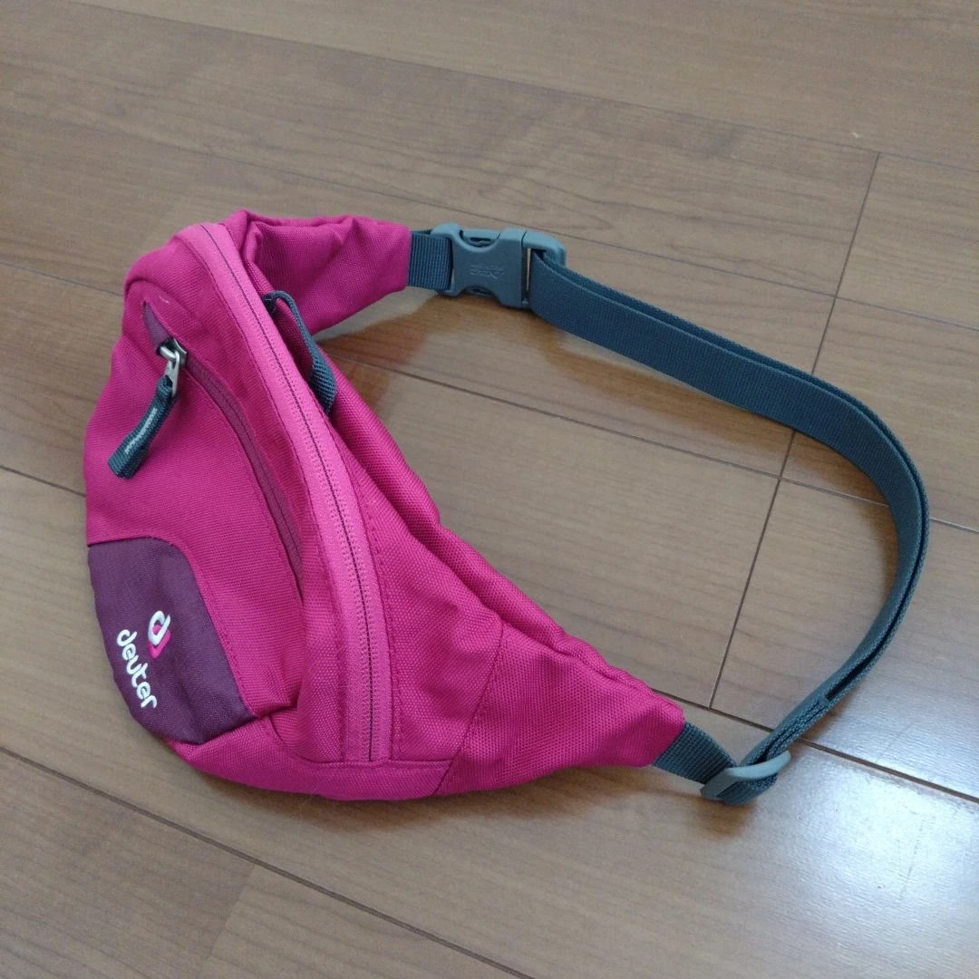 deuter　ドイター　 ウエストポーチ　ボディバッグ　ピンクの写真2枚目