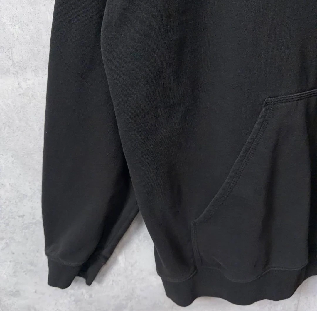 Carhartt パーカー ブラック 袖ロゴ XLの写真3枚目