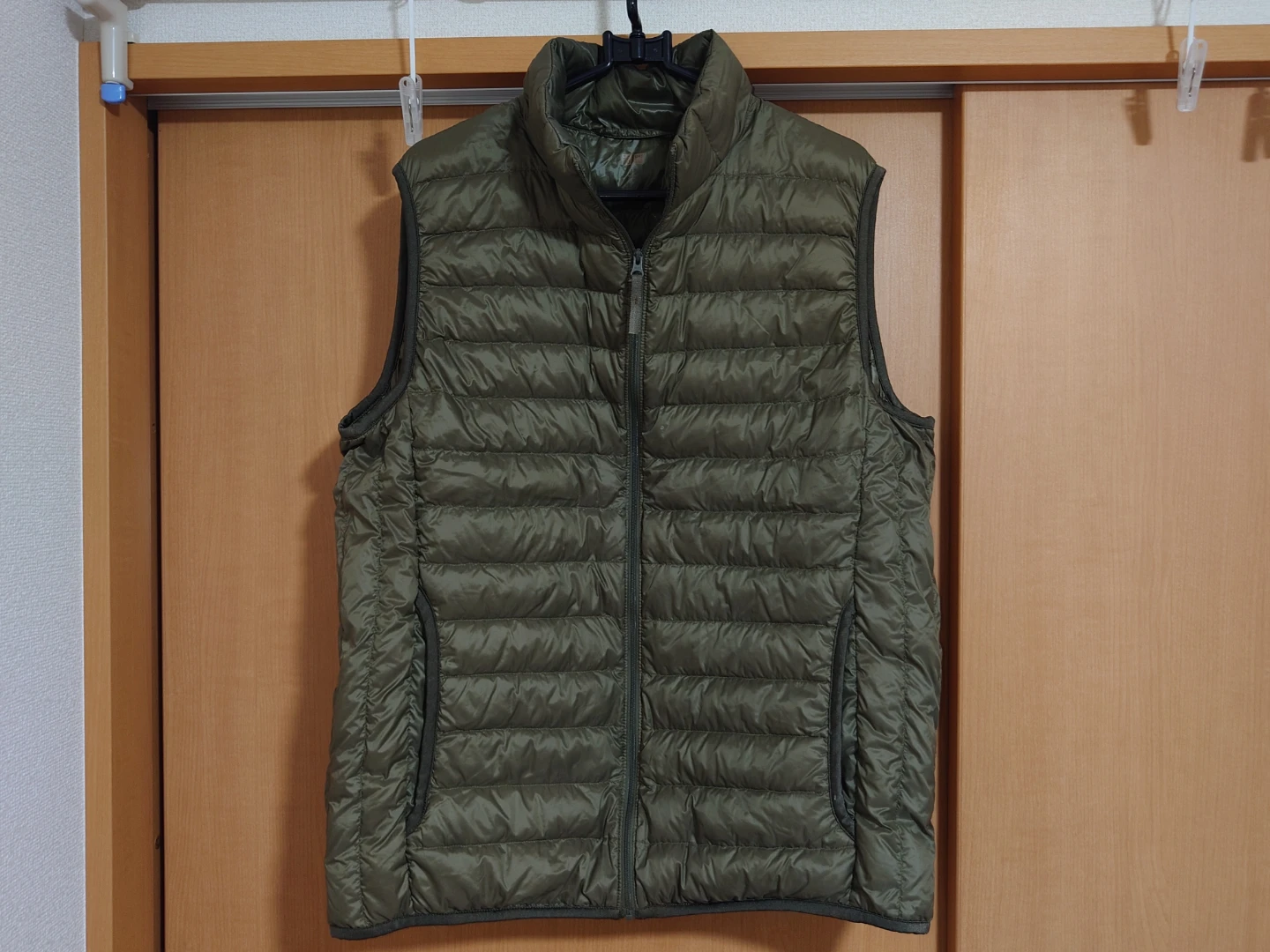 UNIQLO ユニクロ ウルトラライトダウンベスト カーキ XL