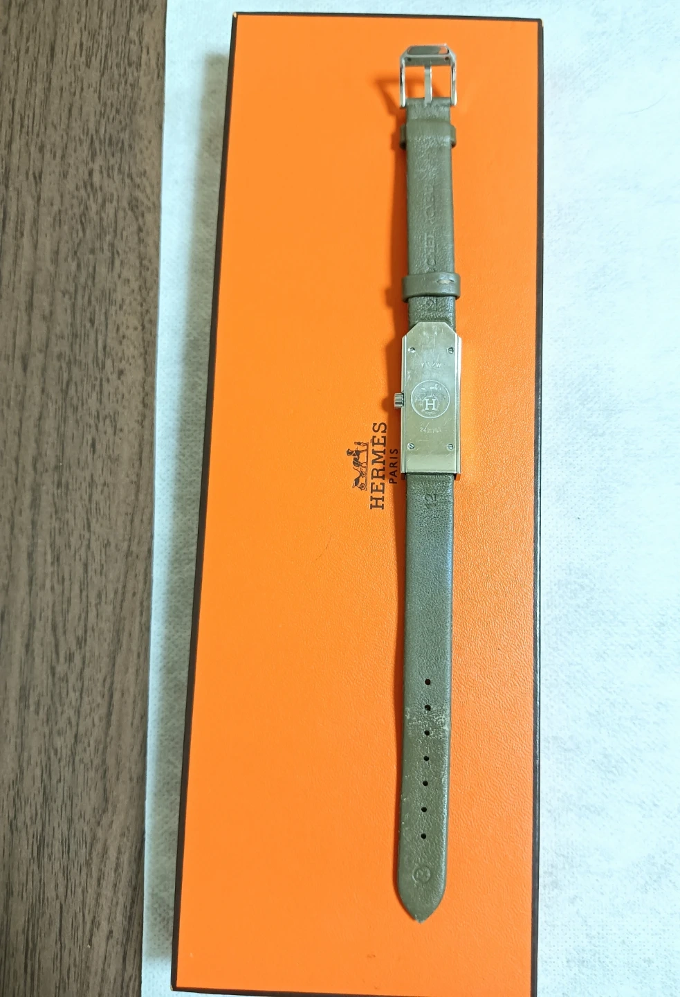 綺麗め。HERMES エルメス ケリー2 腕時計 KT1.210の写真9枚目