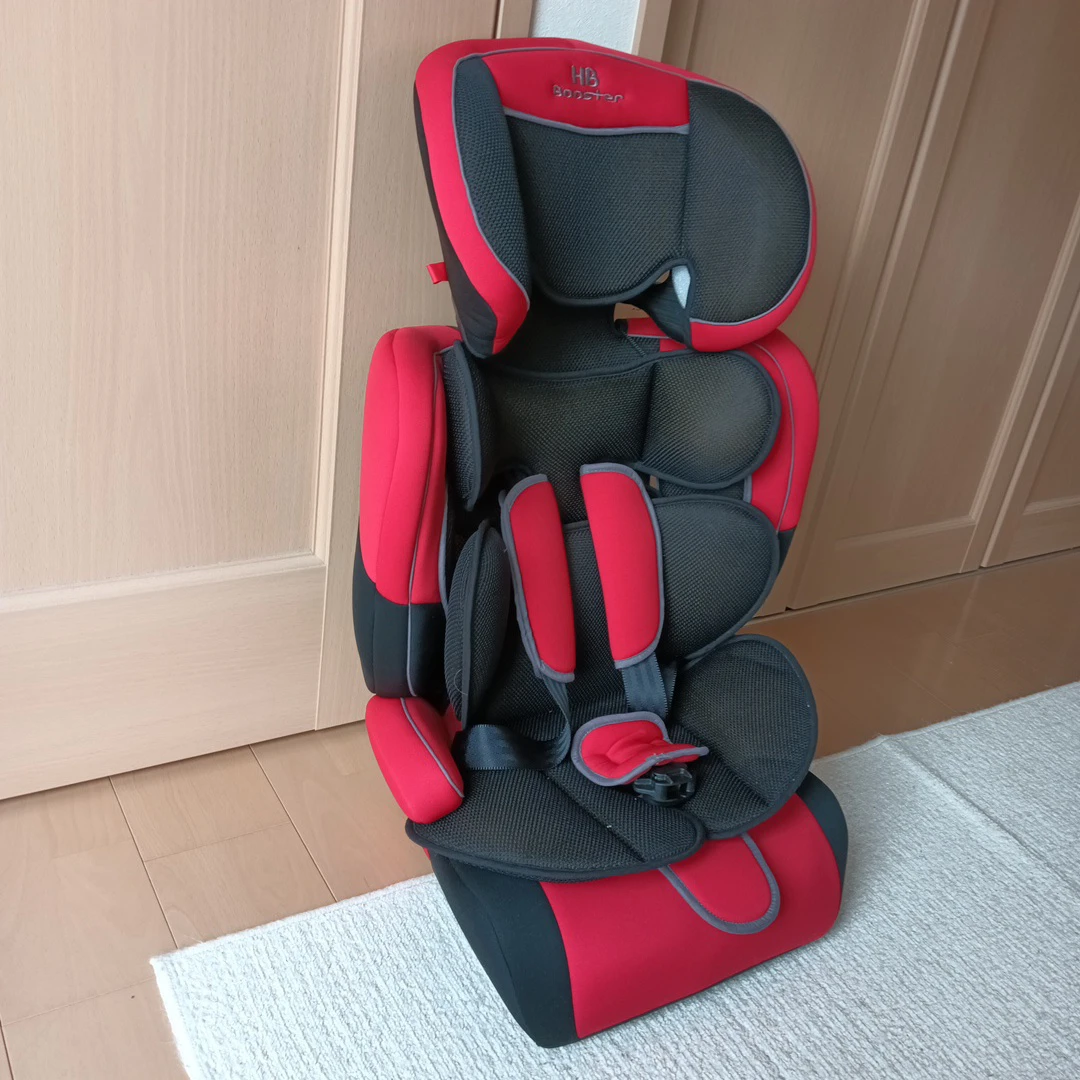 HB Booster チャイルドシート レッドの写真2枚目