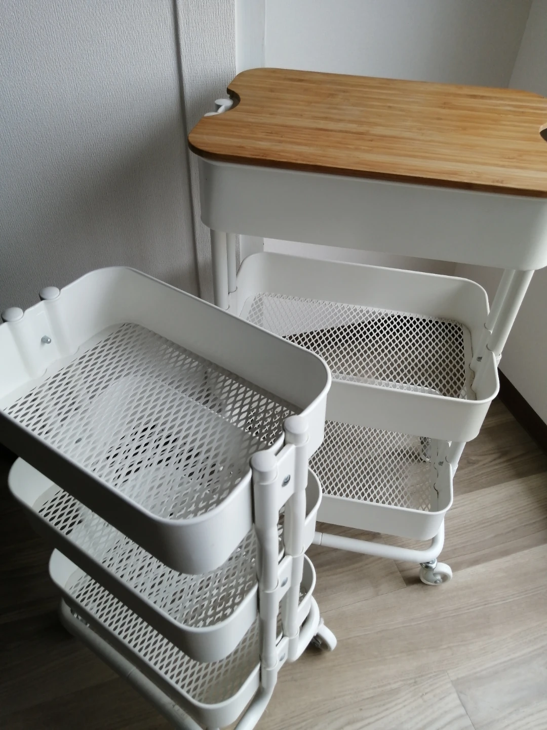IKEA イケア ワゴン ロースコグ 白2個セット 竹製天板付き
