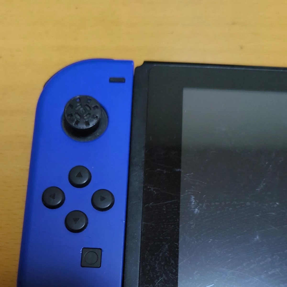Nintendo Switch 本体 ネオンブルー ネオンイエロー ジョイコン　準ジャンク品　B品の写真8枚目