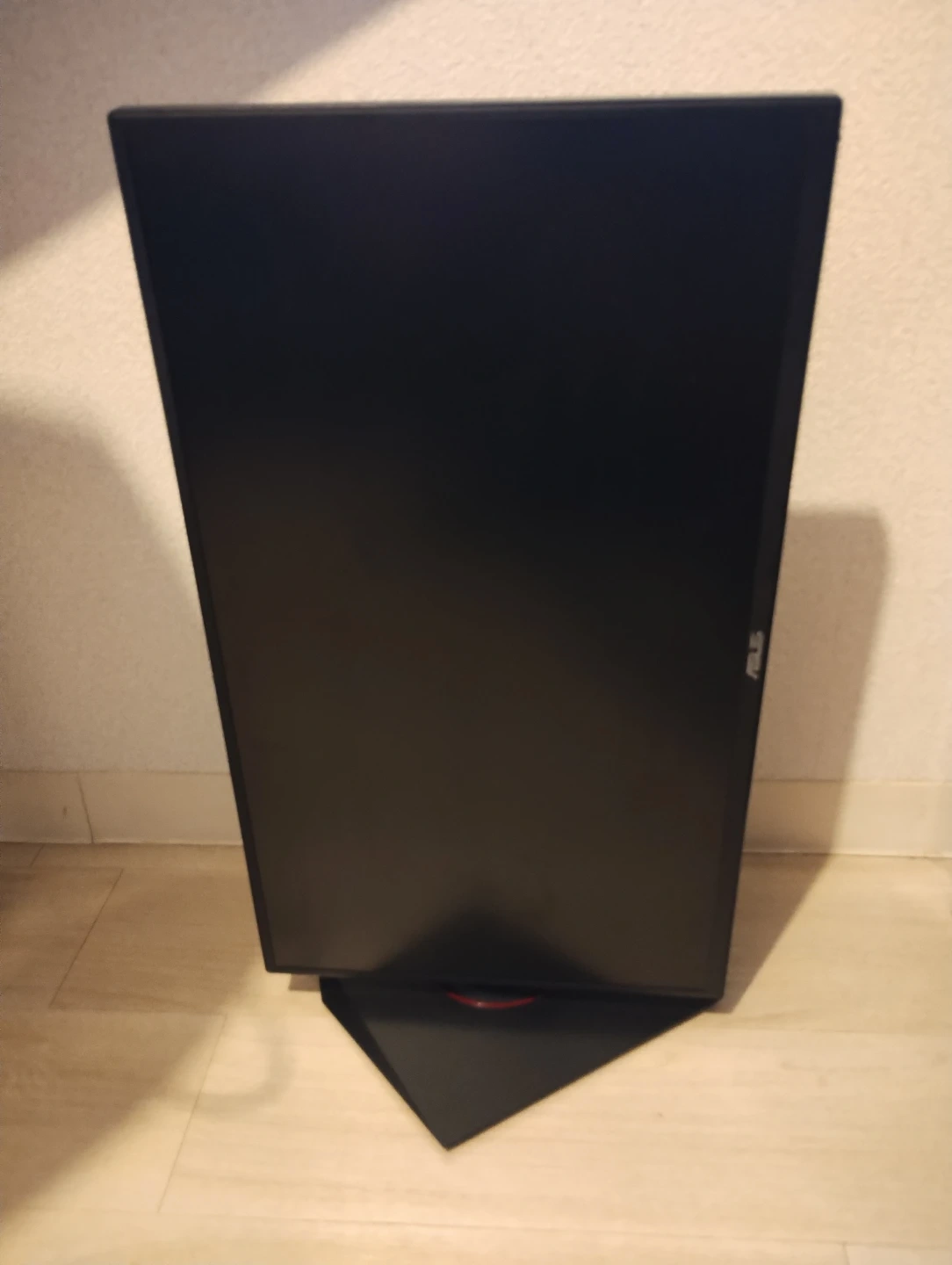ASUS ゲーミングPCモニター 昇降、回転可能の写真2枚目