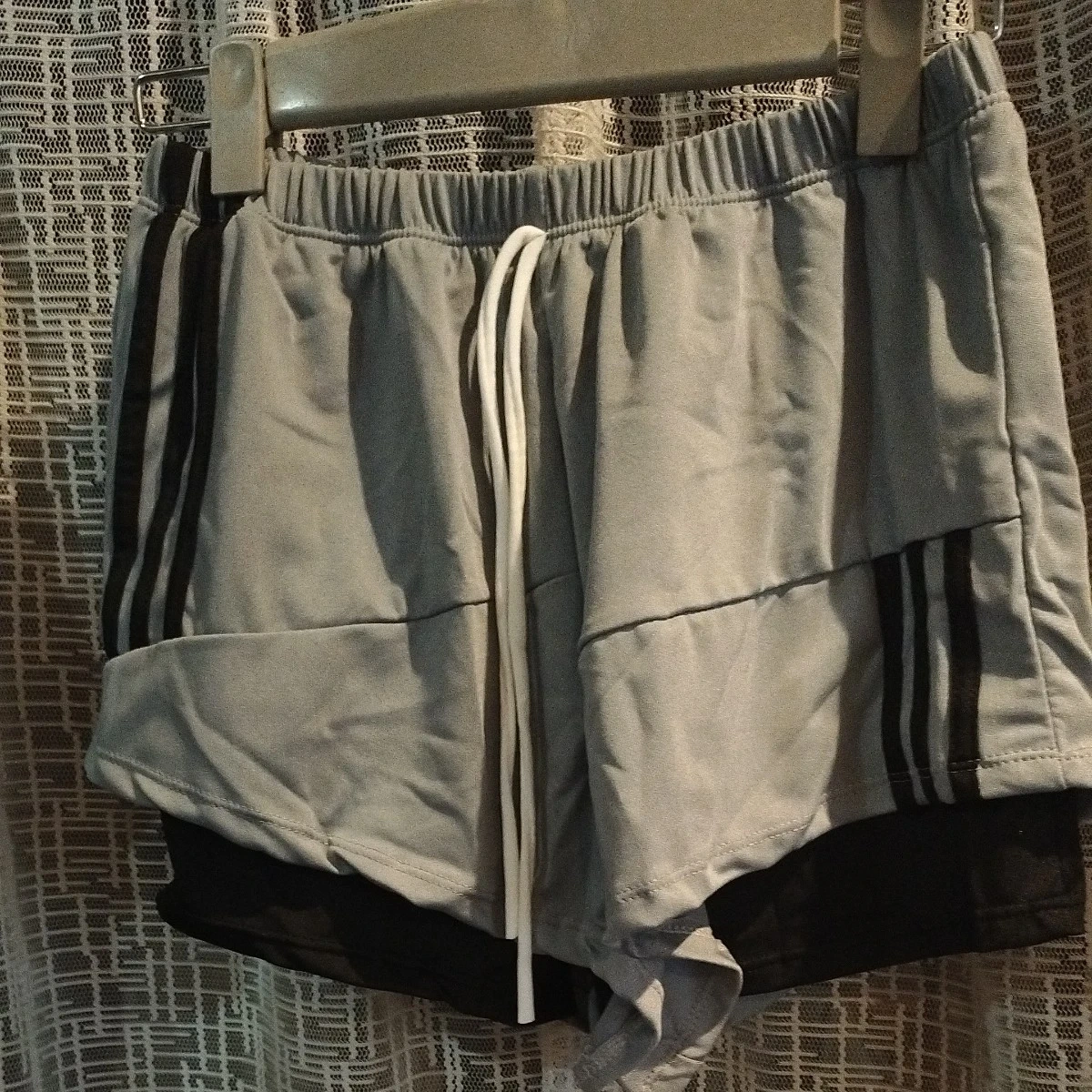 【新品タグ付き】レディース セパレート水着 パット付きTシャツ&2重仕様パンツセット XLブラック グレーラインの写真2枚目