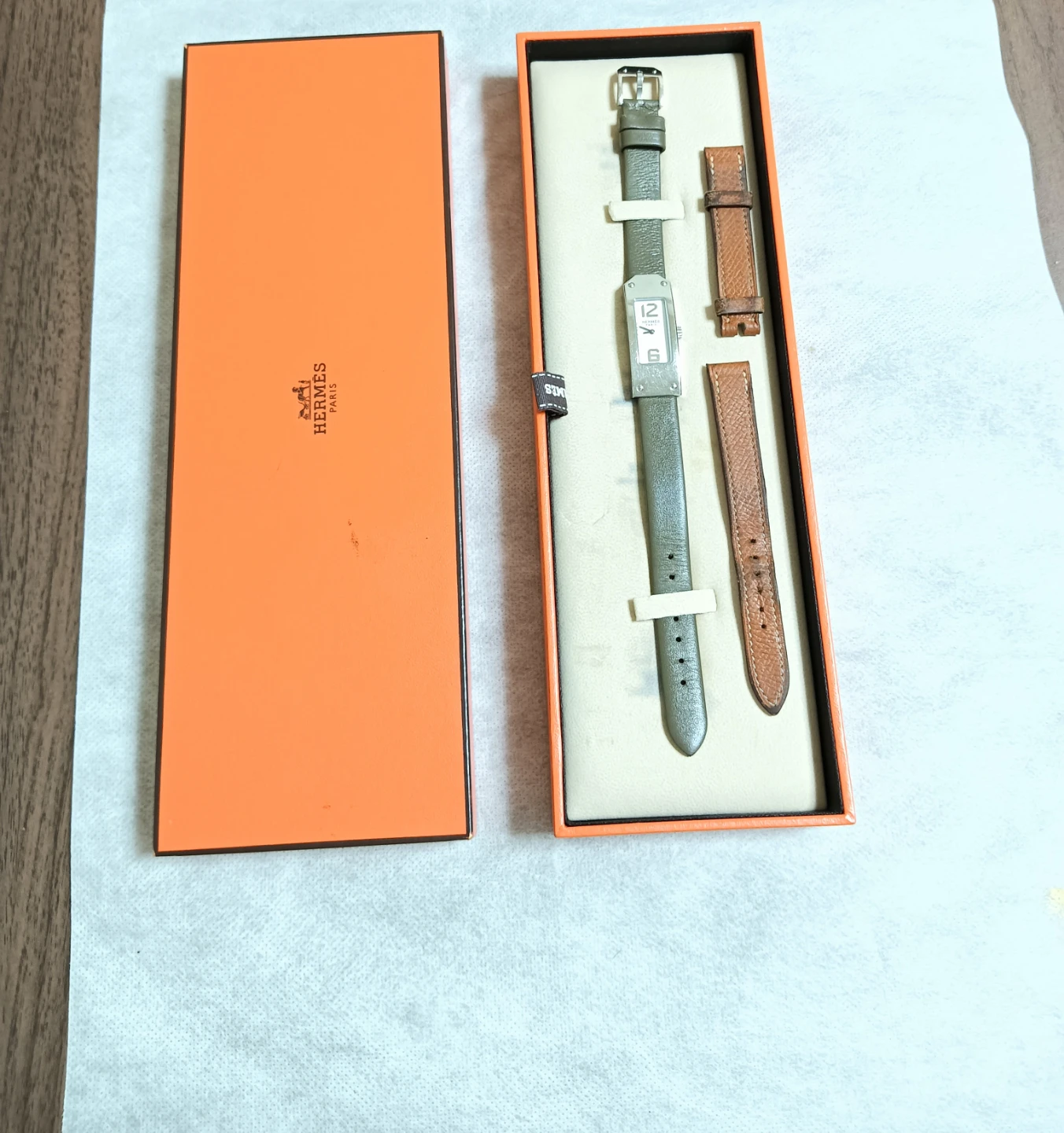 綺麗め。HERMES エルメス ケリー2 腕時計 KT1.210の写真2枚目