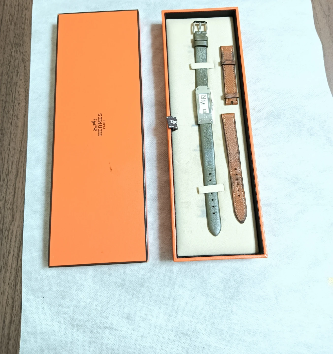 綺麗め。HERMES エルメス ケリー2 腕時計 KT1.210の写真2枚目