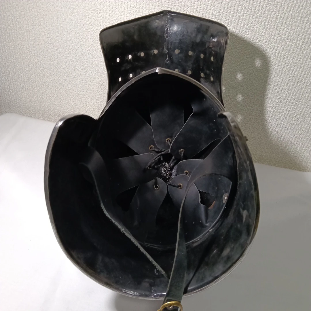 西洋甲冑 レプリカ ヘルメットの写真4枚目