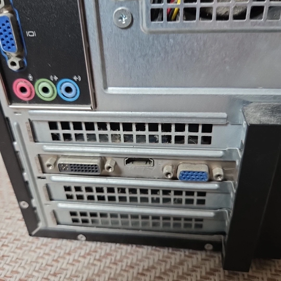 デル デスクトップPC Inspiron 3847の写真6枚目