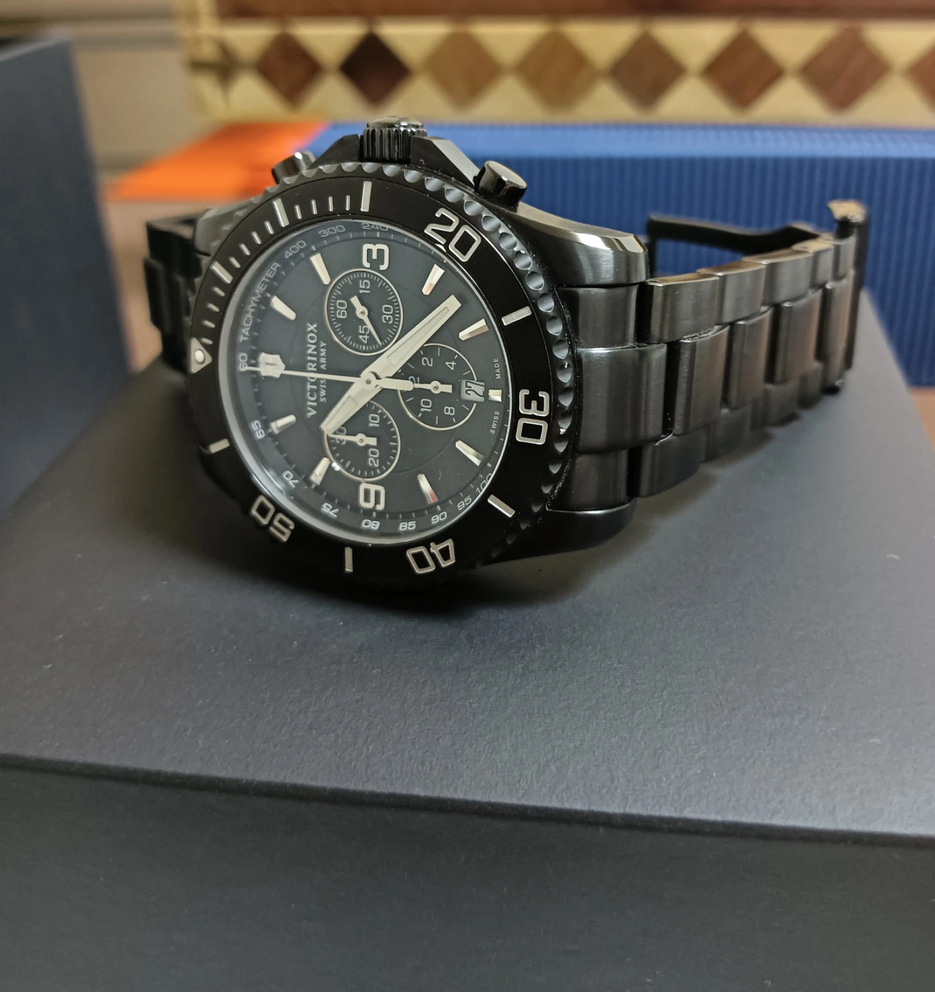 未使用近い美品。VICTORINOX マーベリック ブラックエディション クロノグラフ 腕時計の写真7枚目
