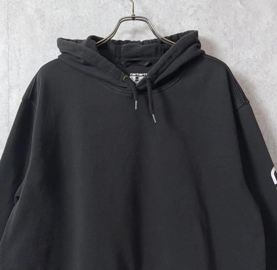Carhartt パーカー ブラック 袖ロゴ XLの写真2枚目