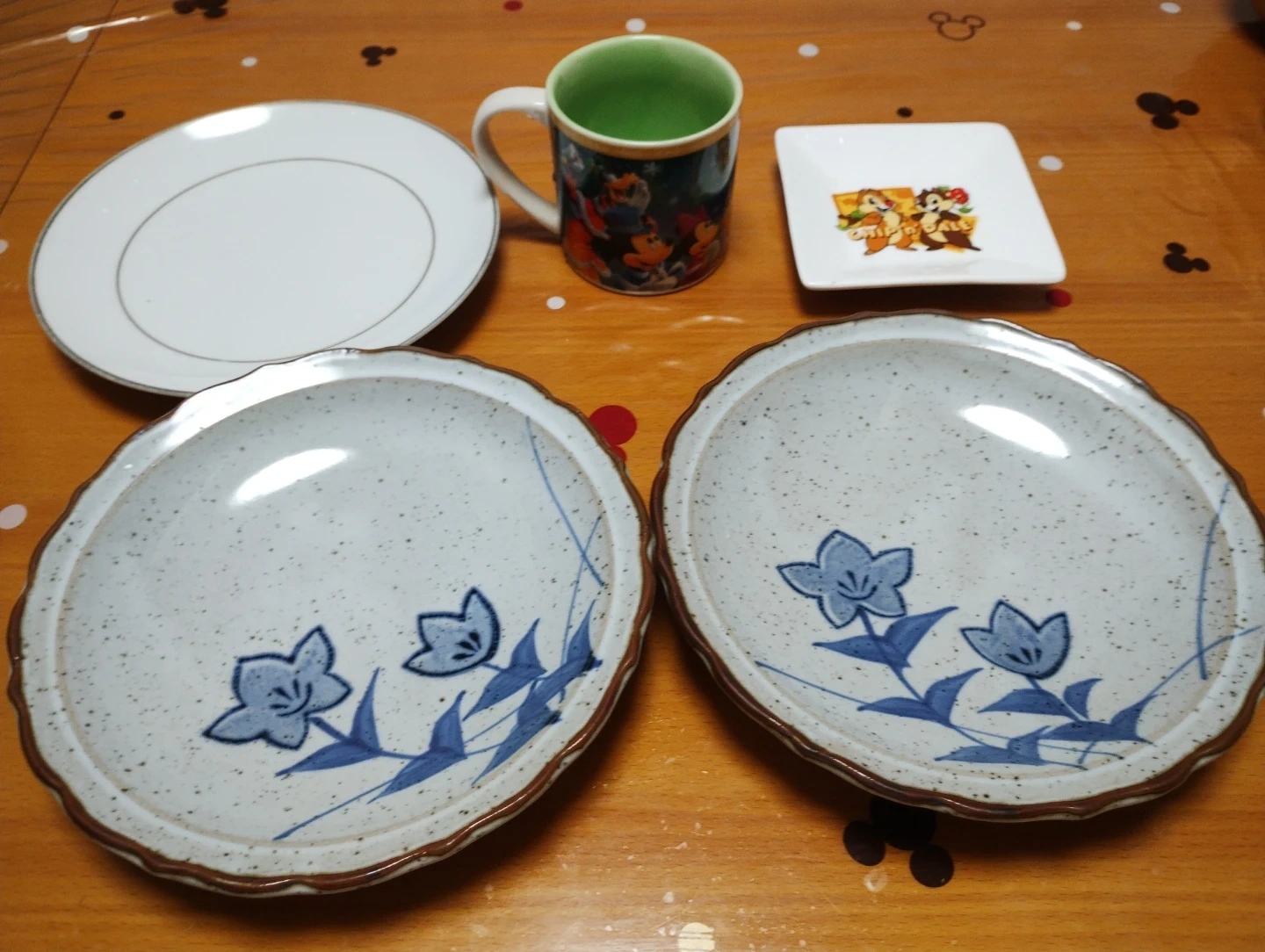 ノリタケ でプレート他 食器セット ディズニーコップ