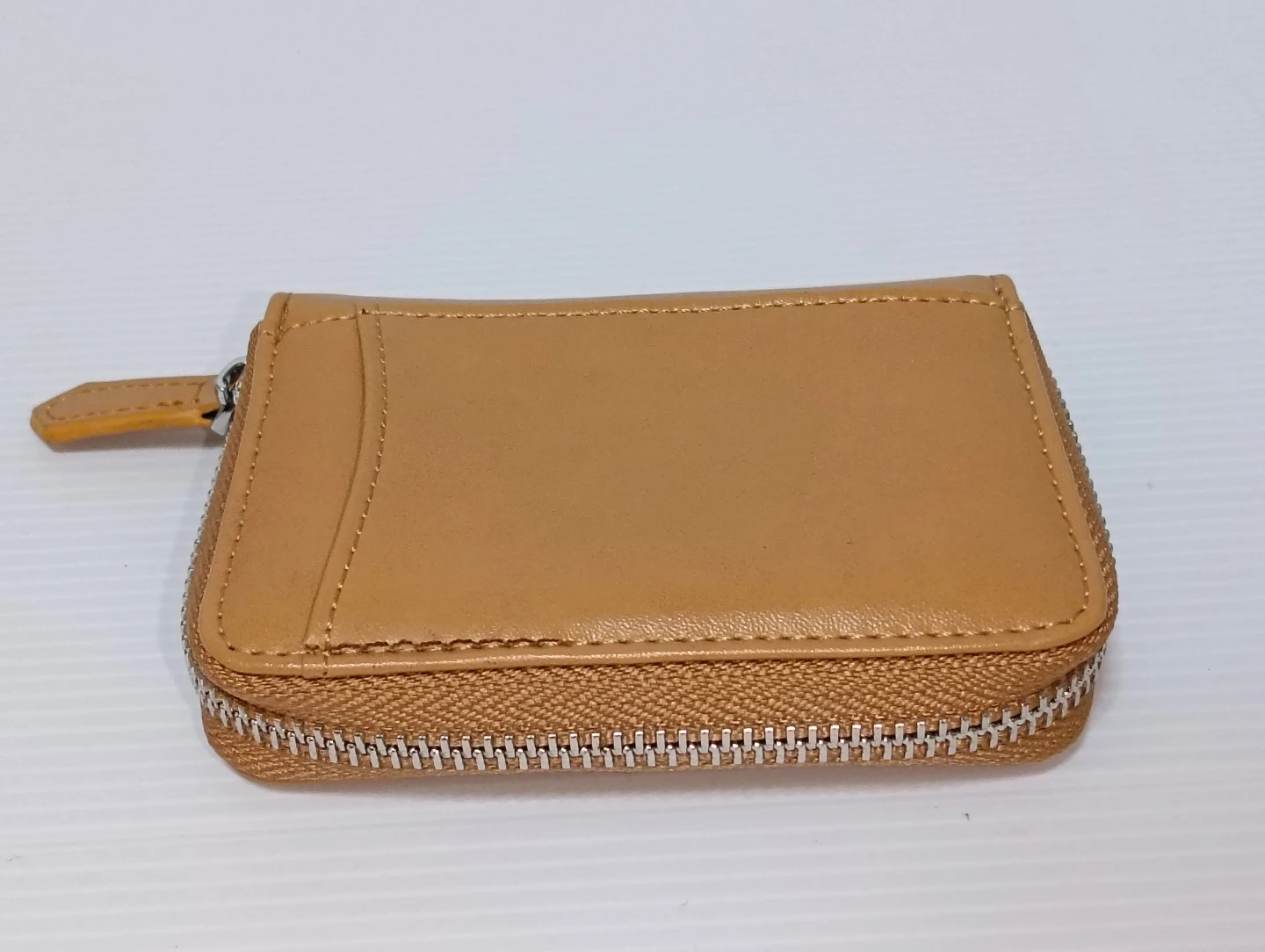 ★激安！未使用 ラウンドファスナー 小さ目財布 小銭入れ コンパクト財布 キャメル ★1,700円程のお品の写真5枚目