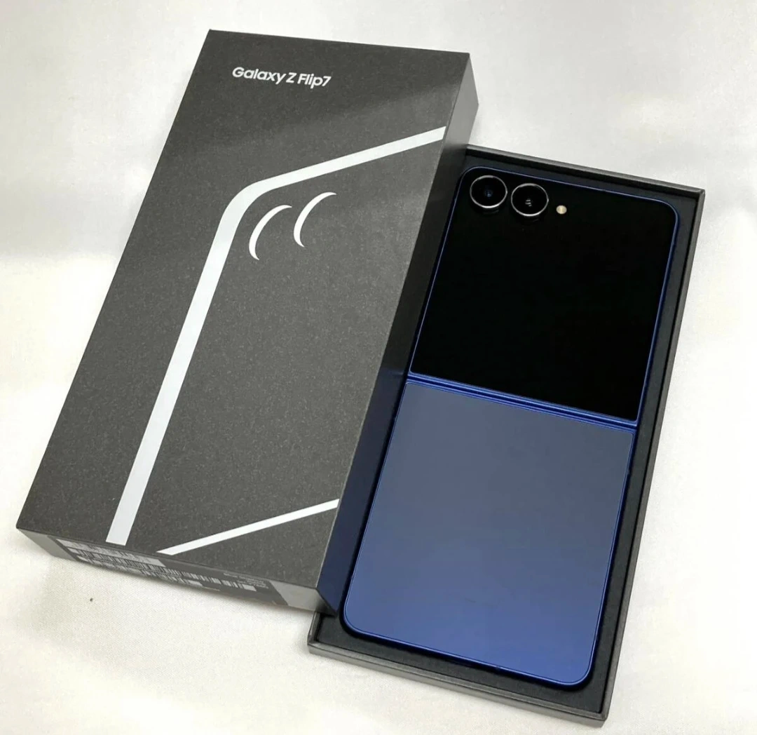 9/17 10時に 新品同様 国内版 SIMフリー galaxy Z Flip7 ブルーシャドウ 256GB
