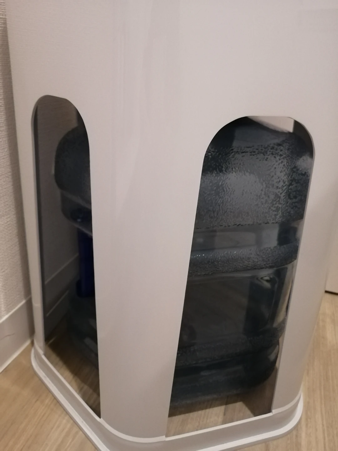ウォーターサーバー用ボトルスタンド ホワイト 2個セットの写真2枚目