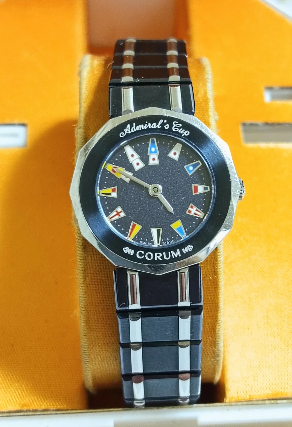 美品。CORUM コルム アドミラルズカップ ガンブルー 腕時計
