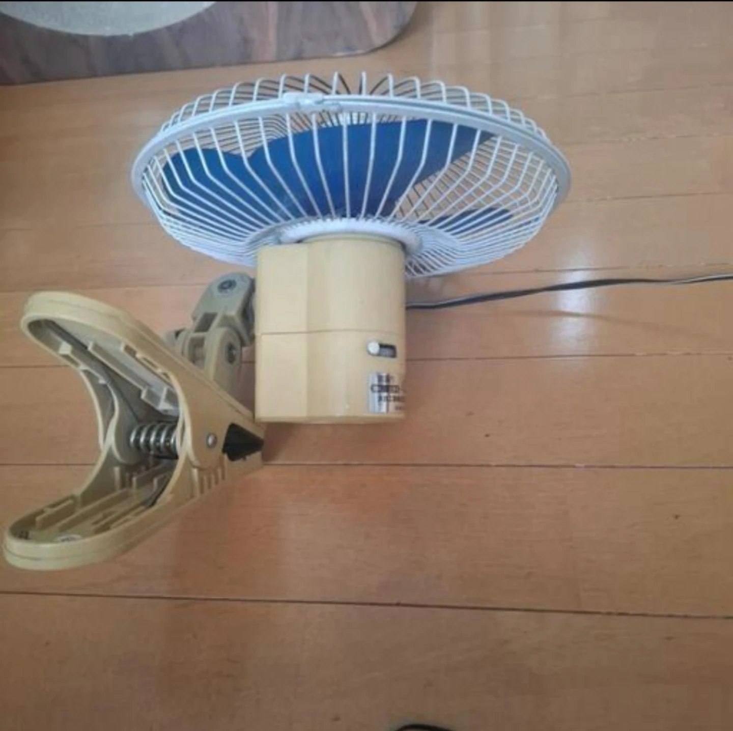 車用 カーファン 24V 扇風機 クリップ式の写真2枚目