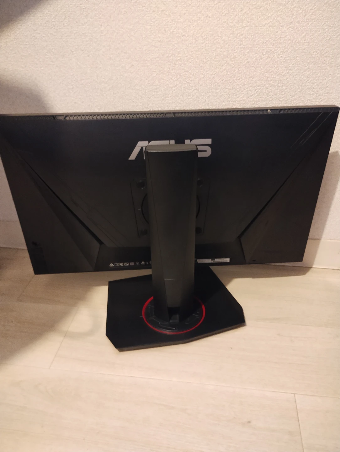 ASUS ゲーミングPCモニター　昇降、回転可能の写真4枚目