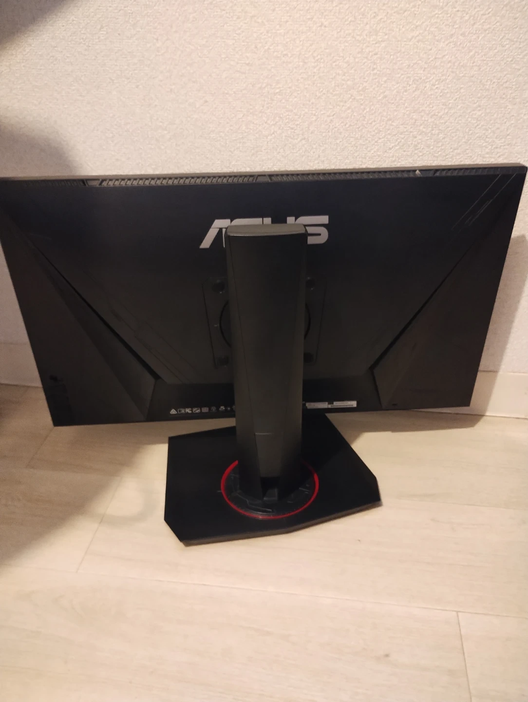 ASUS ゲーミングPCモニター 昇降、回転可能の写真4枚目