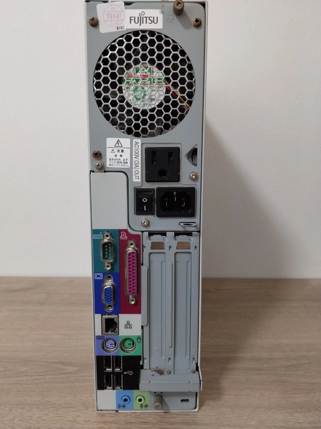 Windows7Pro富士通 PC FMV-D5295 Core2Duo E7500の写真2枚目