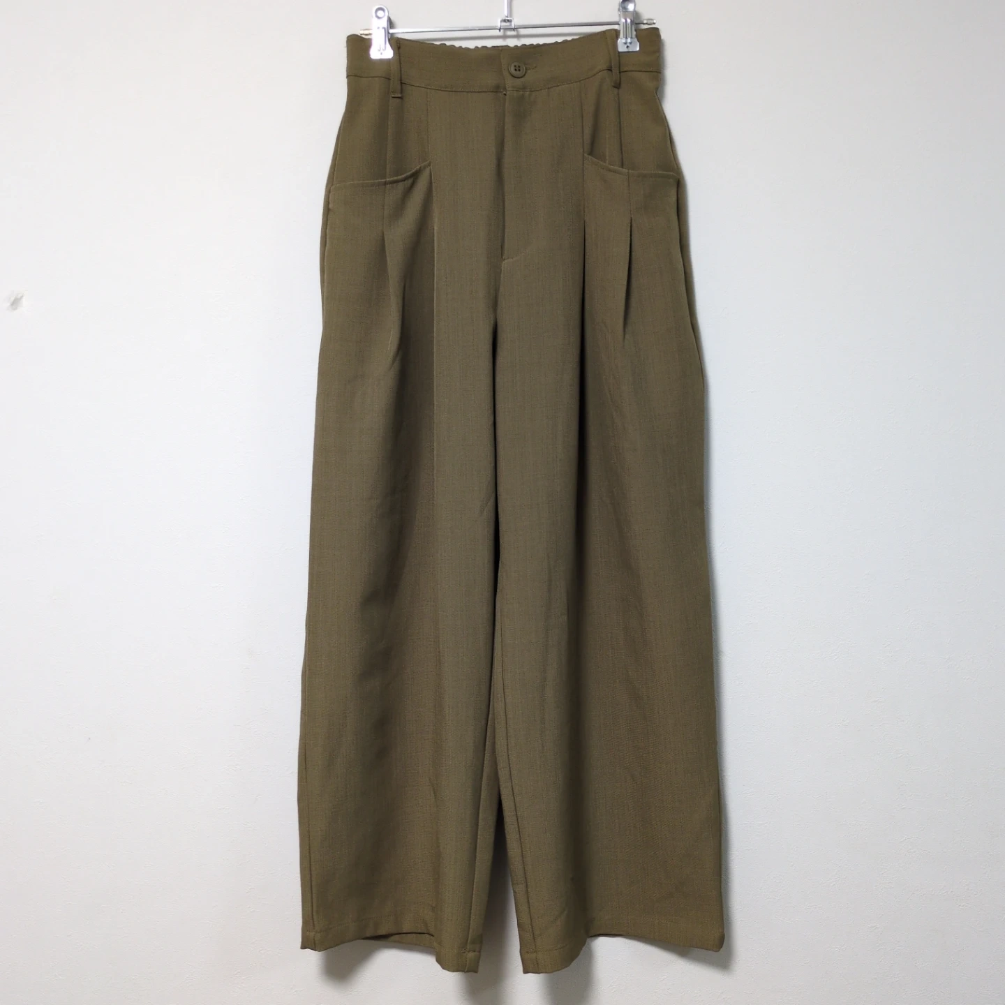ファウンド ワイドパンツ カーキ Mサイズの写真2枚目