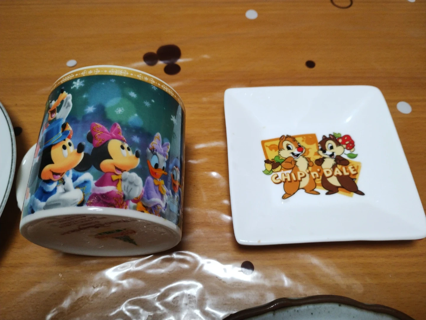 ノリタケ でプレート他 食器セット ディズニーコップの写真3枚目