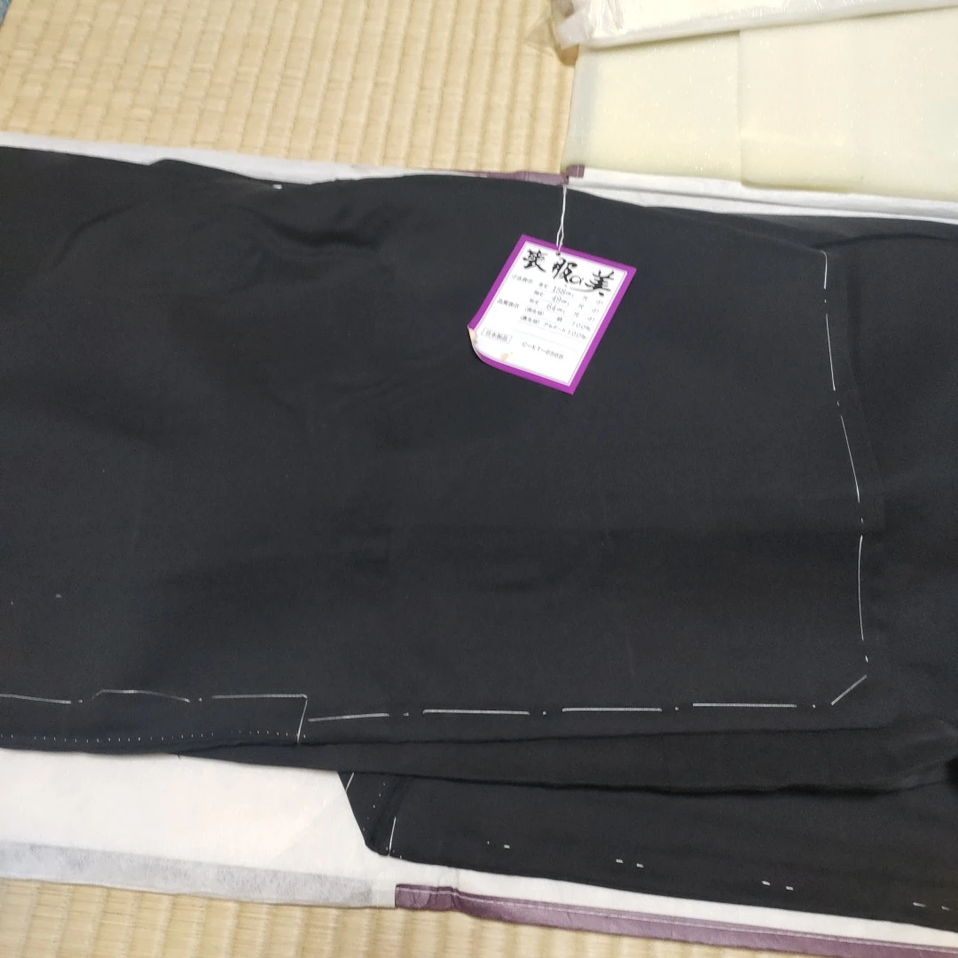 黒色 紋付 色無地 着物 未使用品の写真3枚目