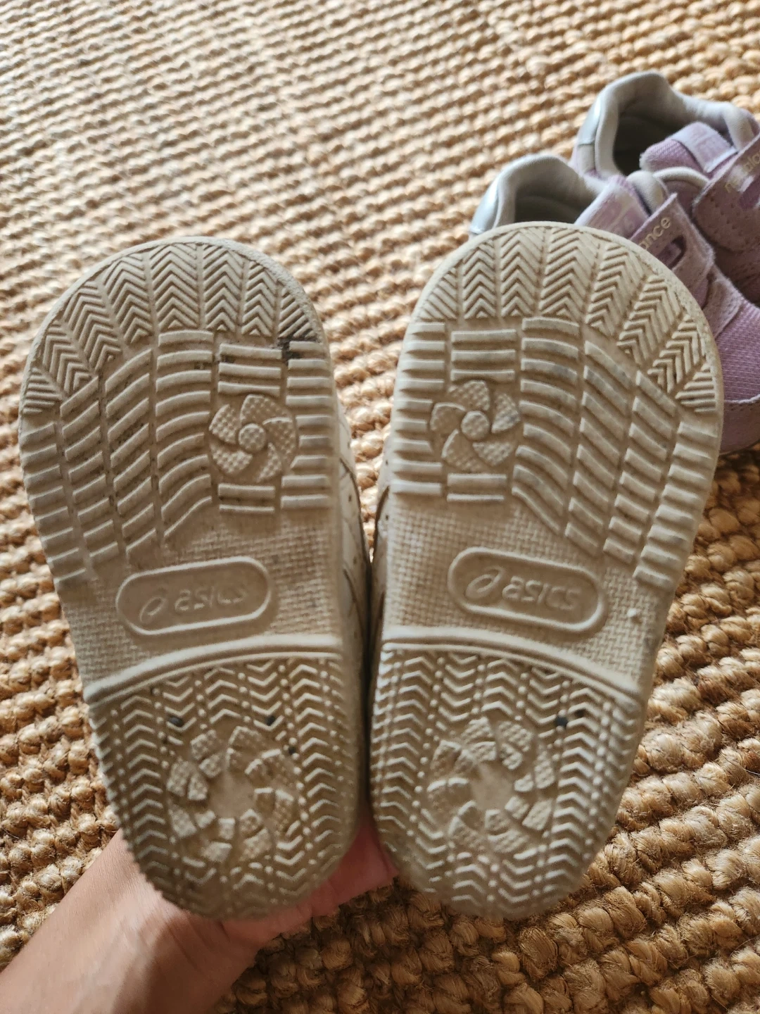 ASICS、ニューバランス 12センチの写真2枚目