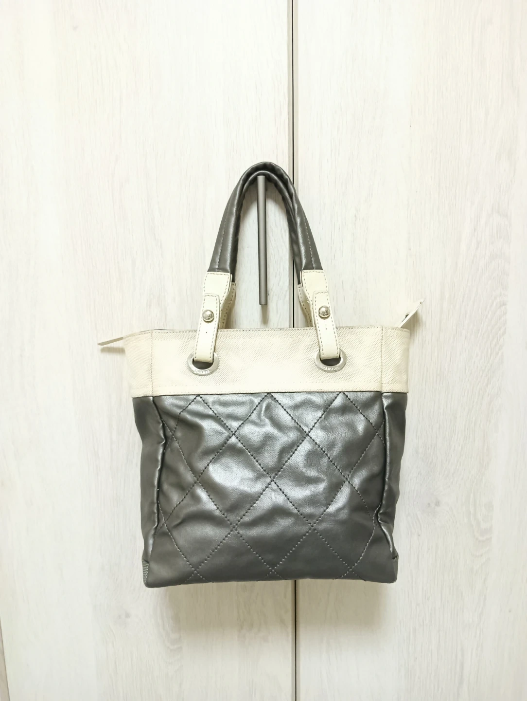 CHANEL シャネル パリビアリッツPM トートバッグ バイカラーの写真4枚目