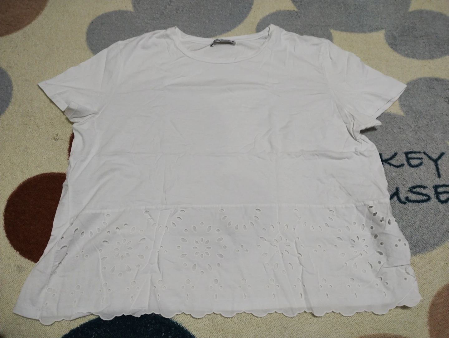 ザラ ZARA　カットワーク花柄🌸刺繍 Tシャツ 白 Lサイズ