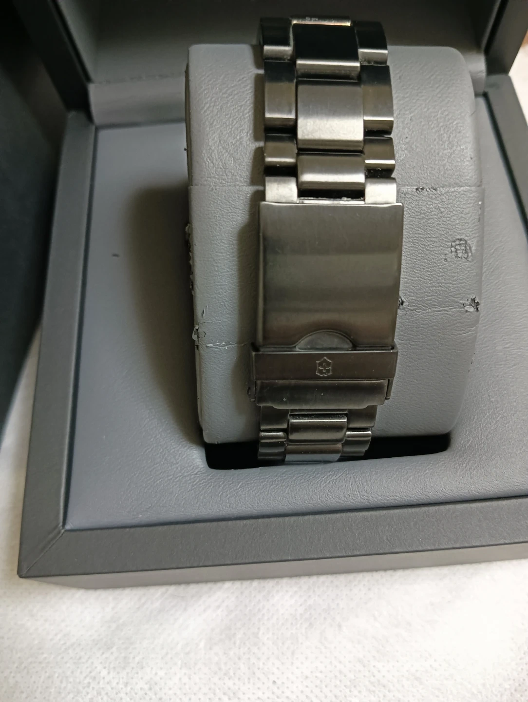 未使用近い美品。VICTORINOX マーベリック ブラックエディション クロノグラフ 腕時計の写真5枚目