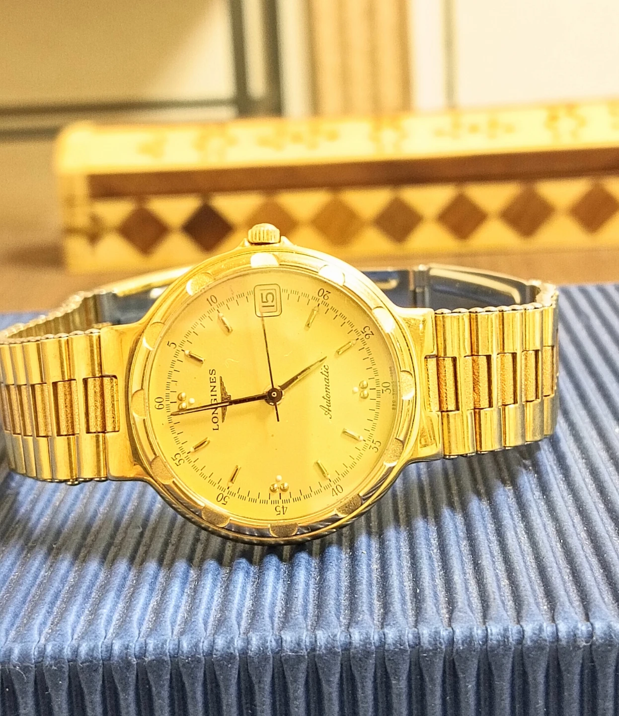 非常に稀少品。LONGINES  ラスベガス 名機Cal990.1搭載 自動巻きデイト 腕時計の写真5枚目
