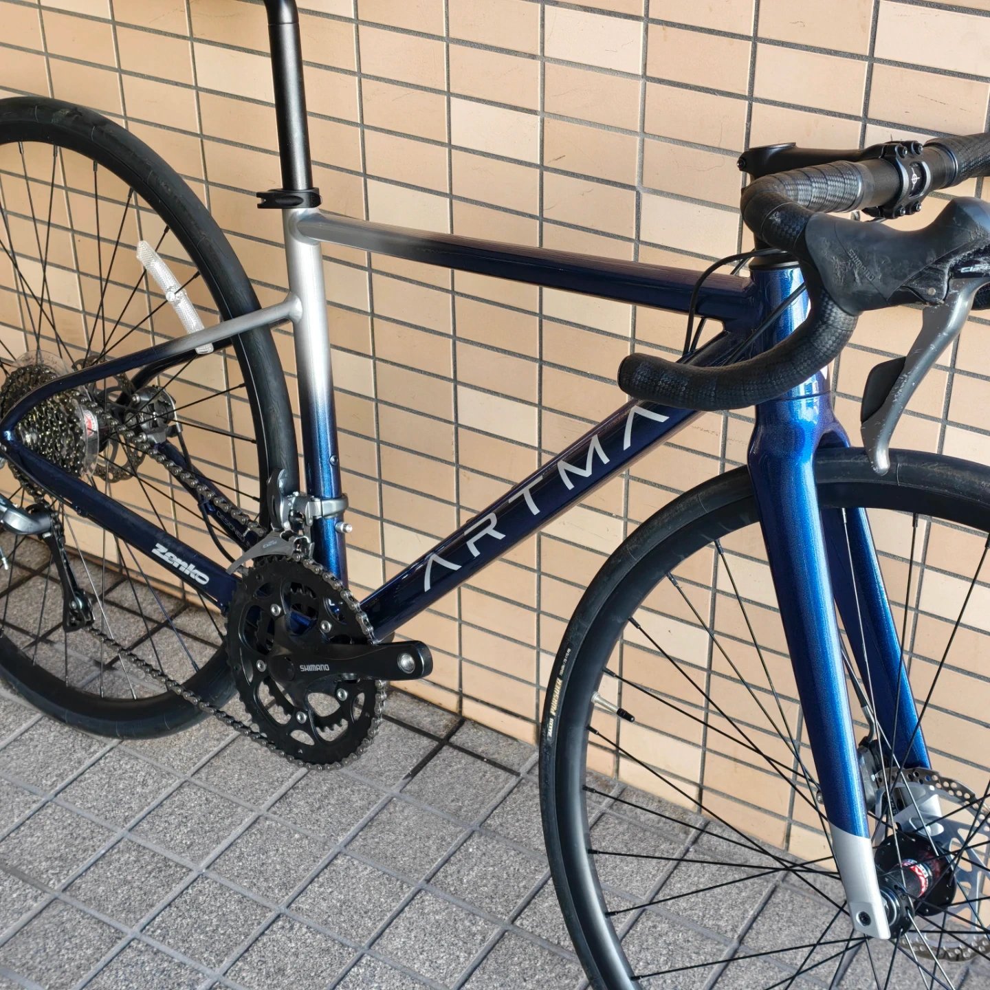 ARTMA RYLAS ロードバイク 完成車の写真2枚目